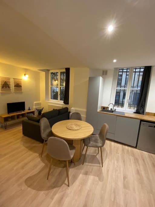 Ferienwohnung Cozy 1Br+Sofa Bed In Lyon Center Exterior foto
